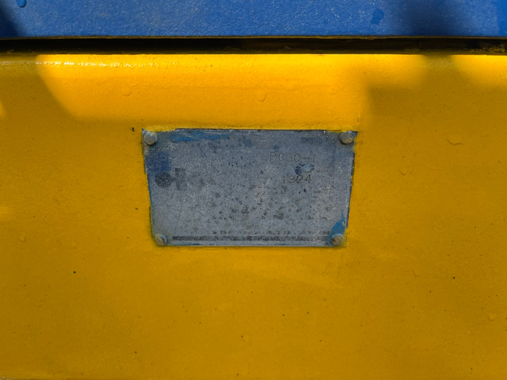 Komatsu PC30-1
