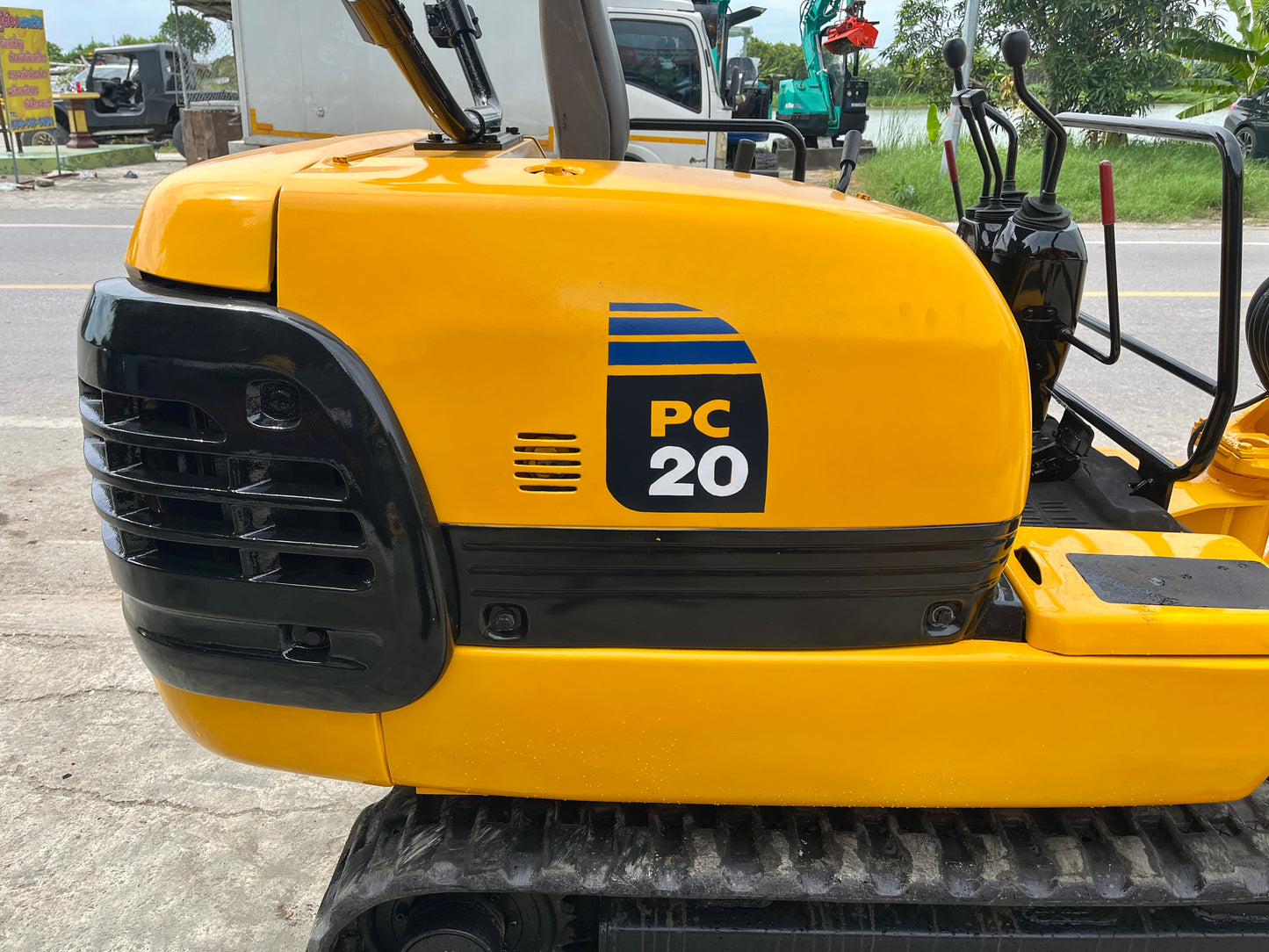 Komatsu PC20R-8