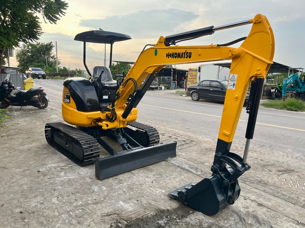 Komatsu PC35MR-1