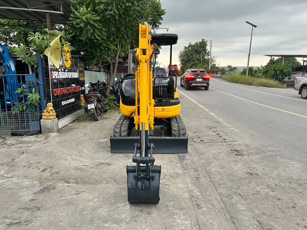 Komatsu PC30MR-1