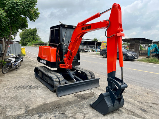 Kubota KH-040
