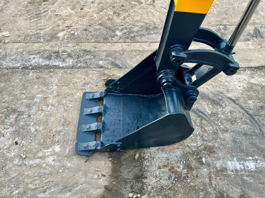 Komatsu PC35MR-1