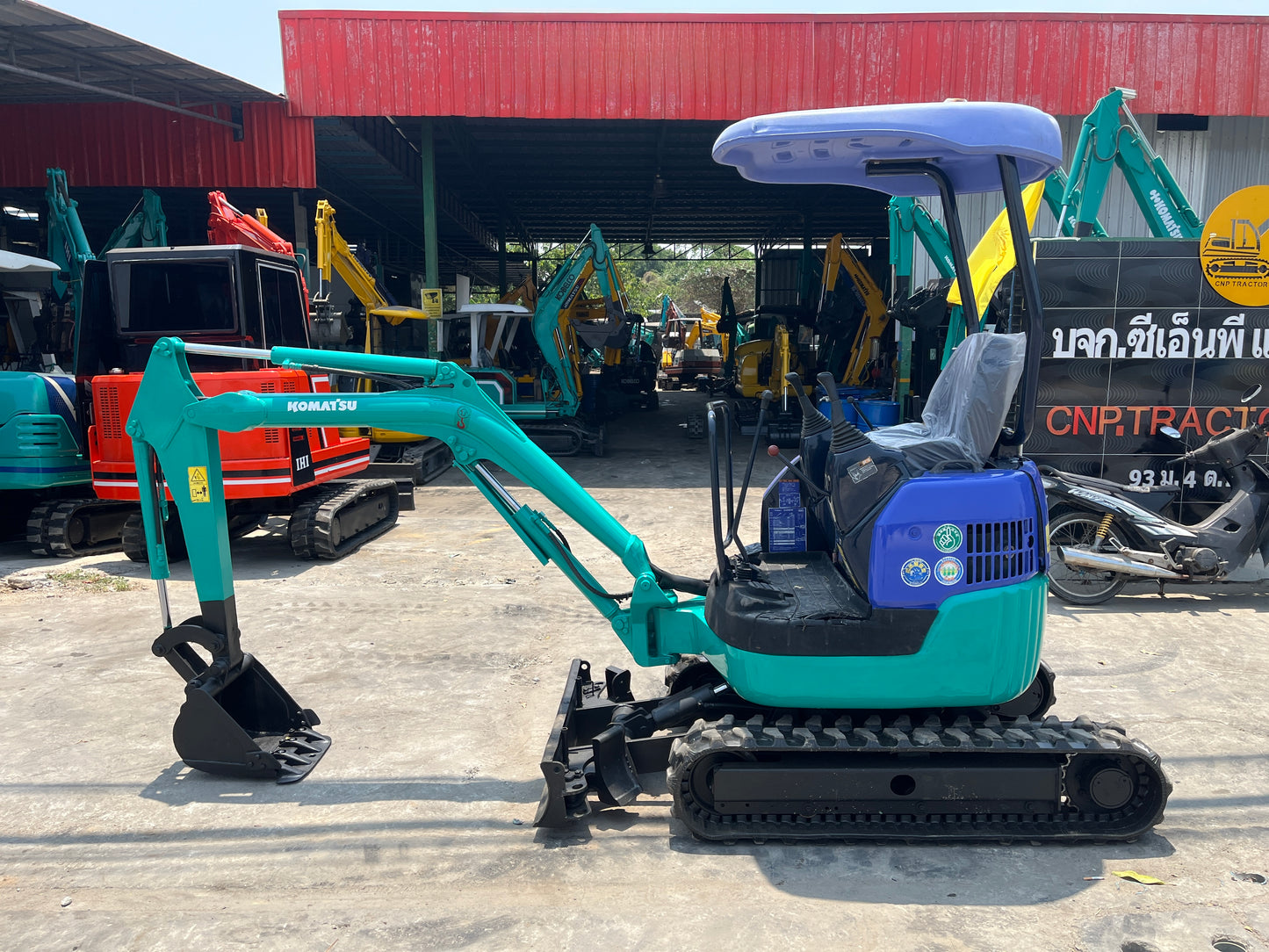 Komatsu PC15MR-1