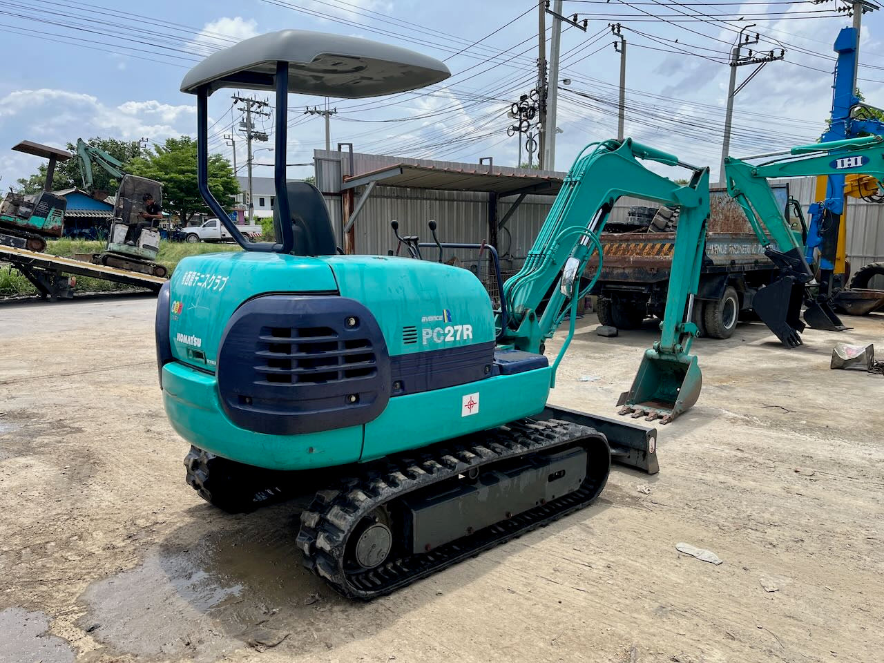 Komatsu PC27R-8