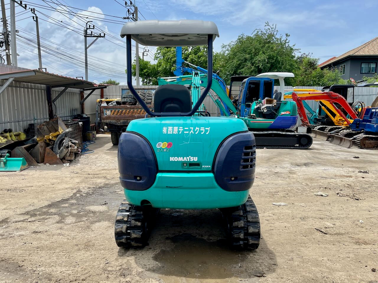 Komatsu PC27R-8