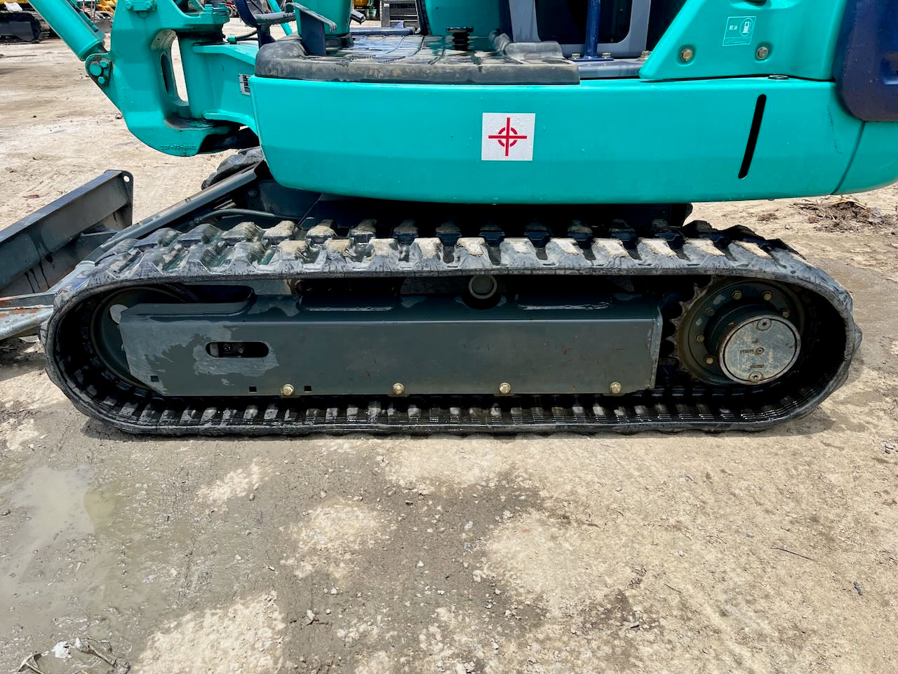 Komatsu PC27R-8