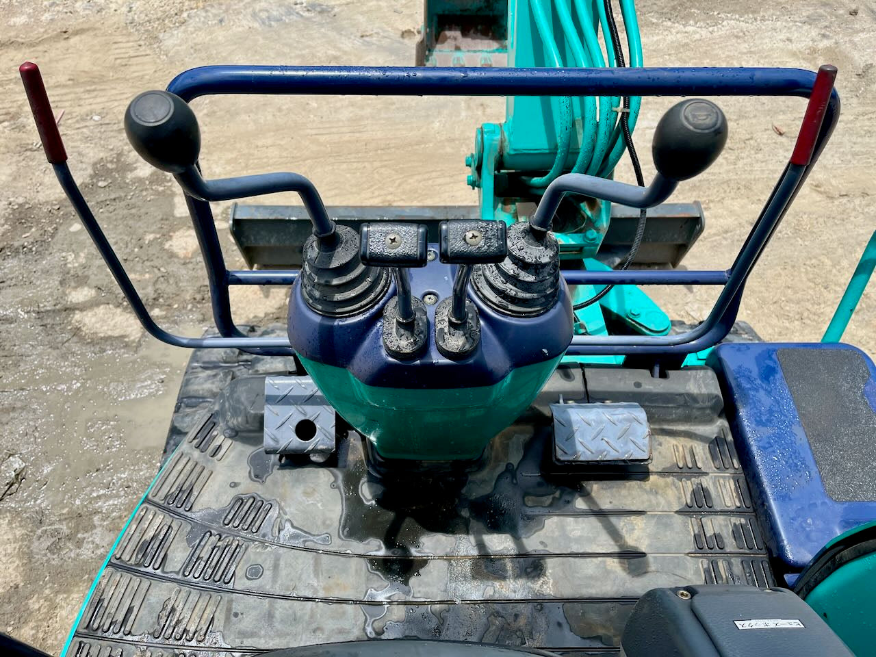 Komatsu PC27R-8