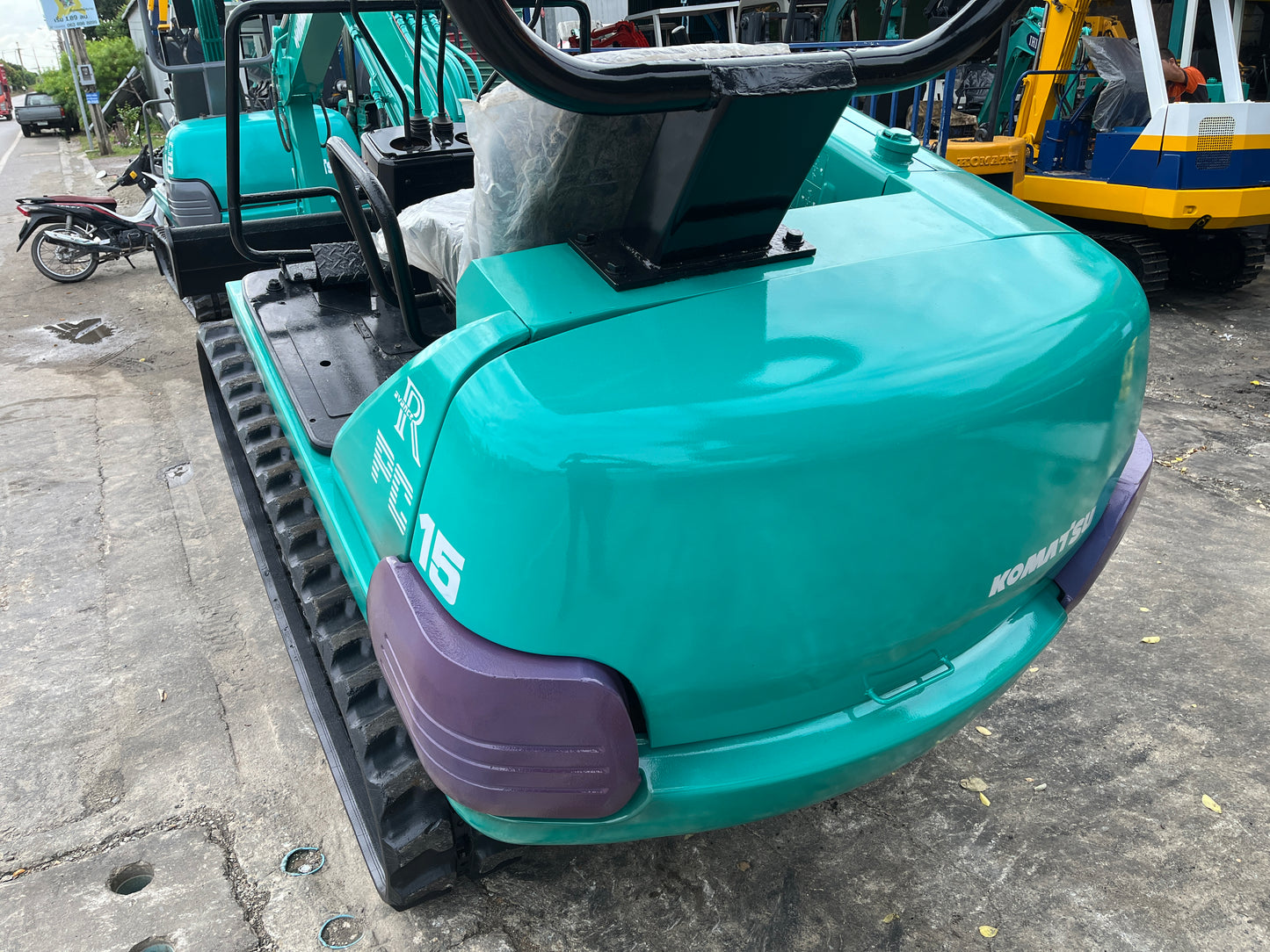 Komatsu PC15-3
