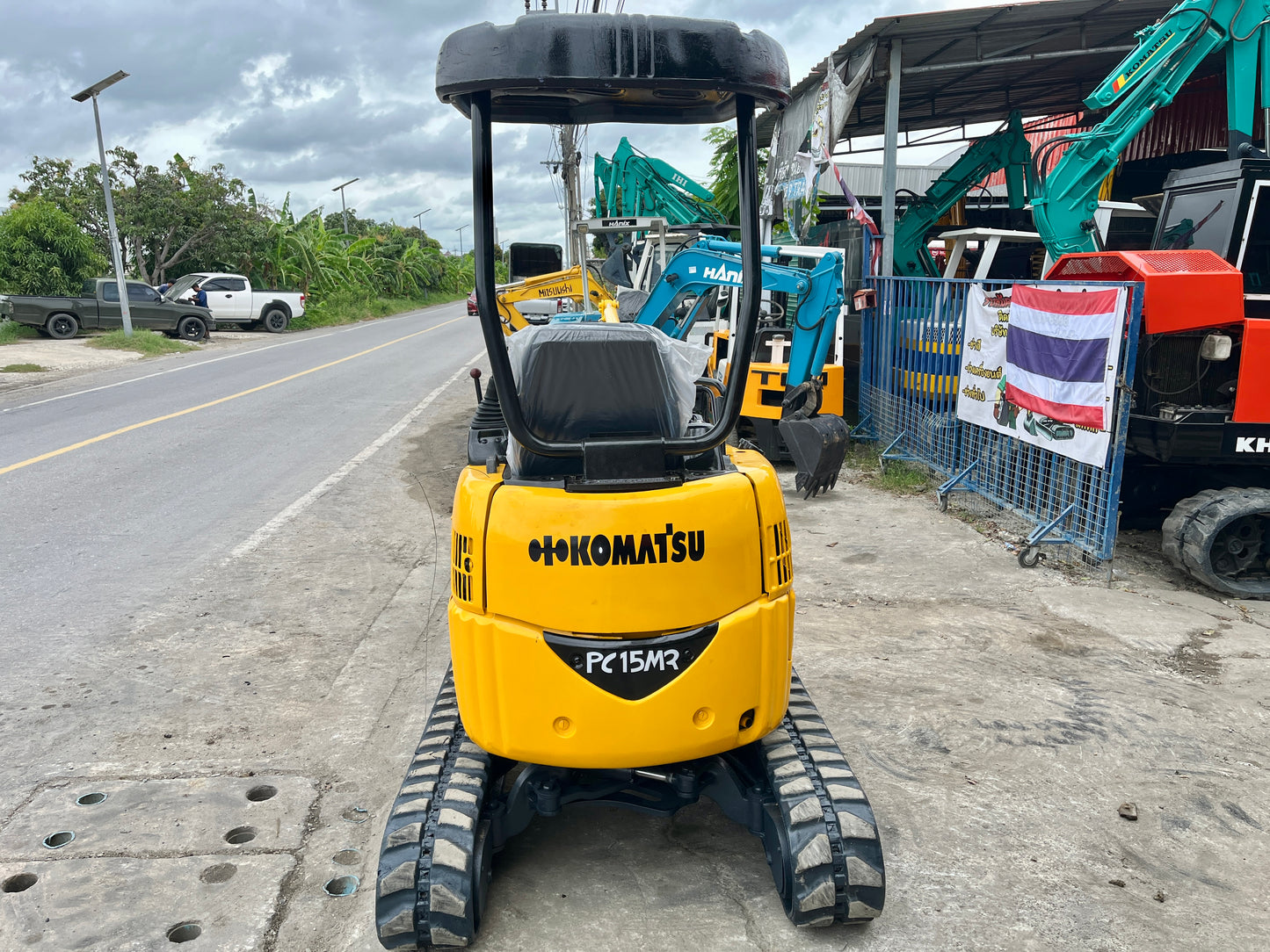 Komatsu PC15MR-1