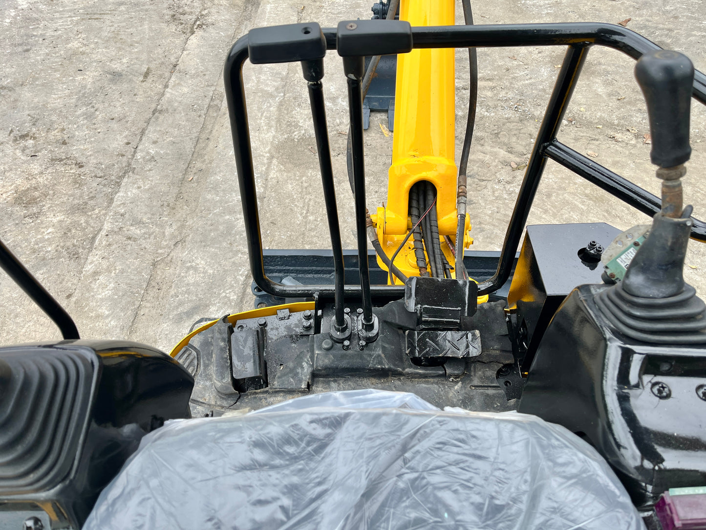 Komatsu PC15MR-1