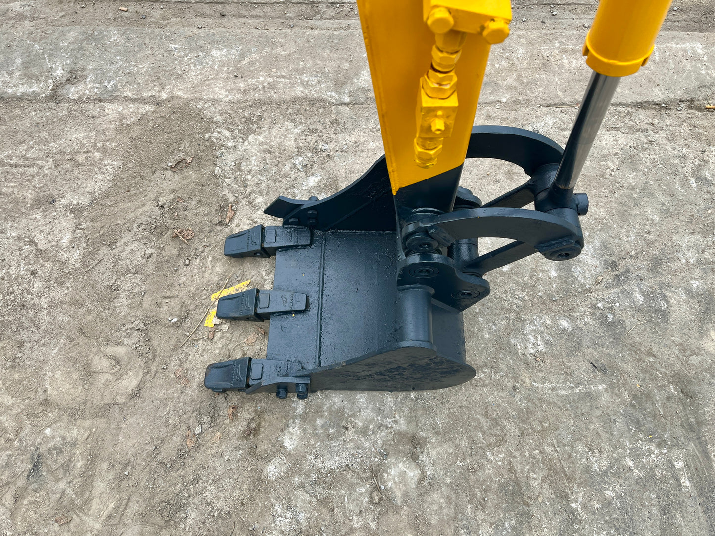 Komatsu PC15MR-1