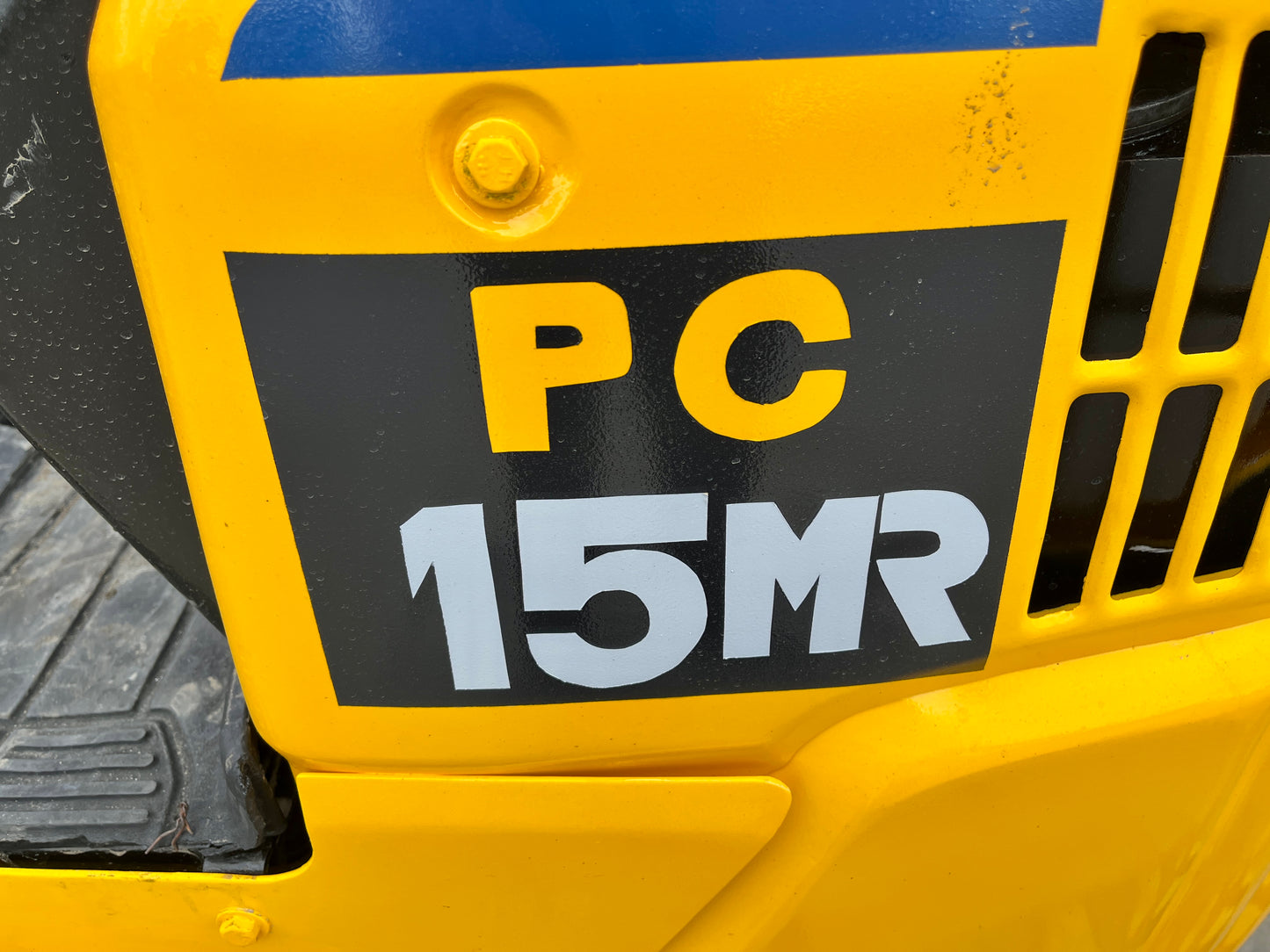 Komatsu PC15MR-1