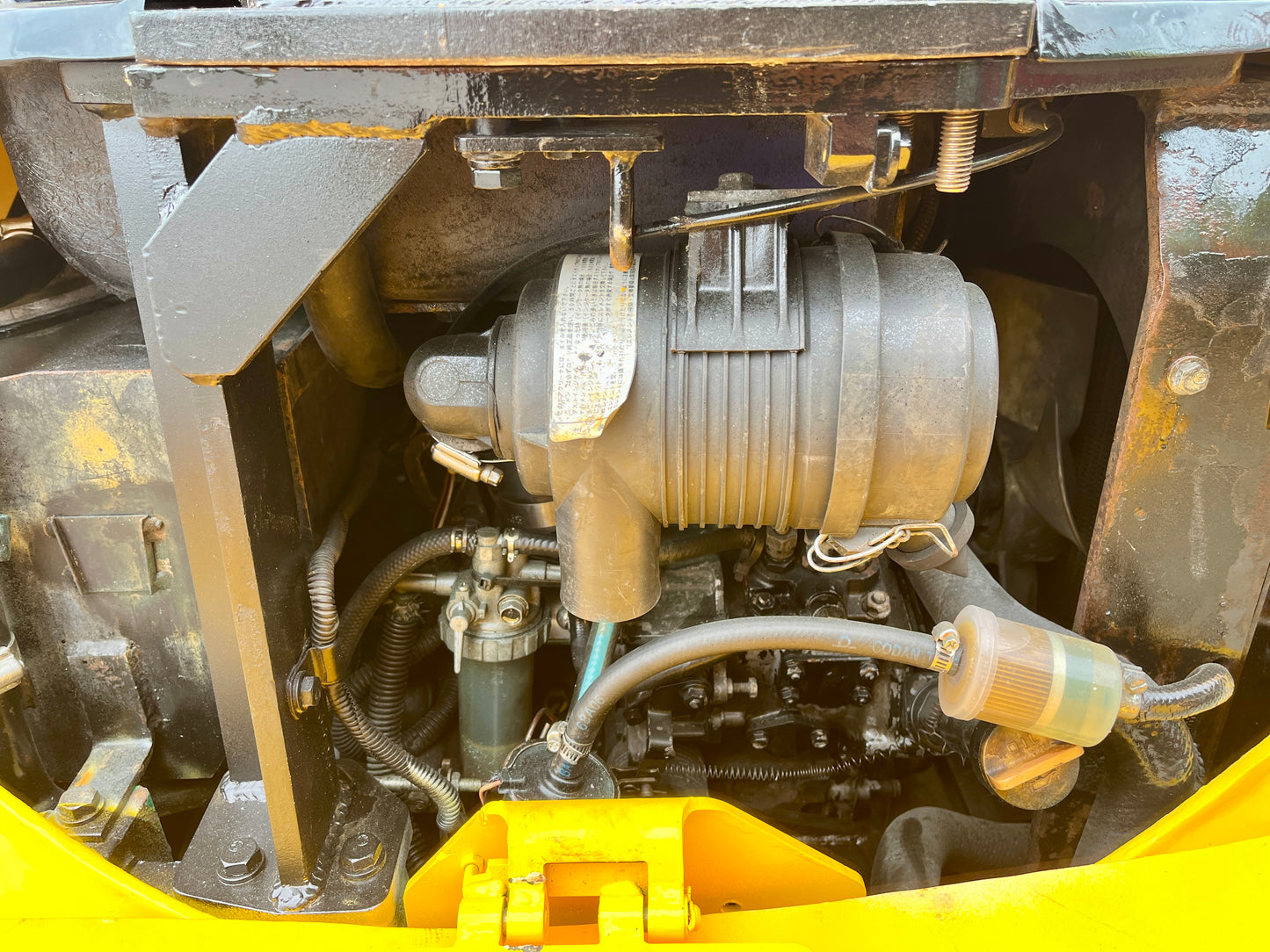 Komatsu PC15MR-1