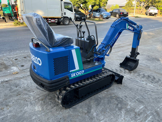 Kobelco SK007