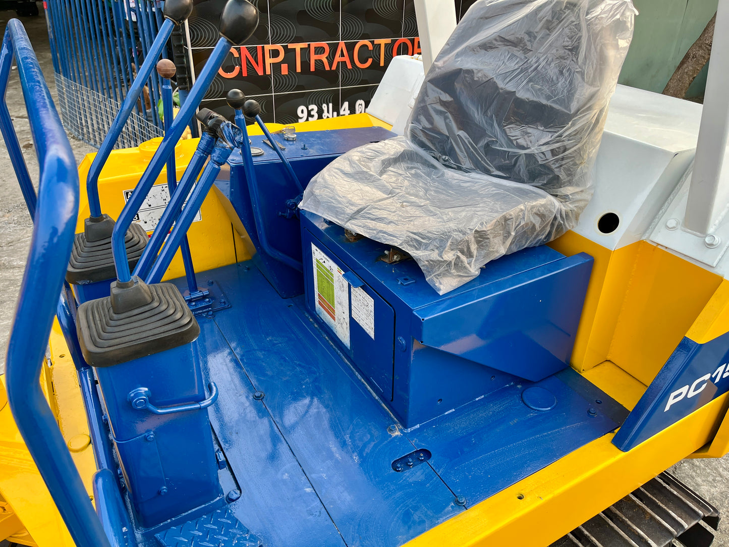 Komatsu PC15-2