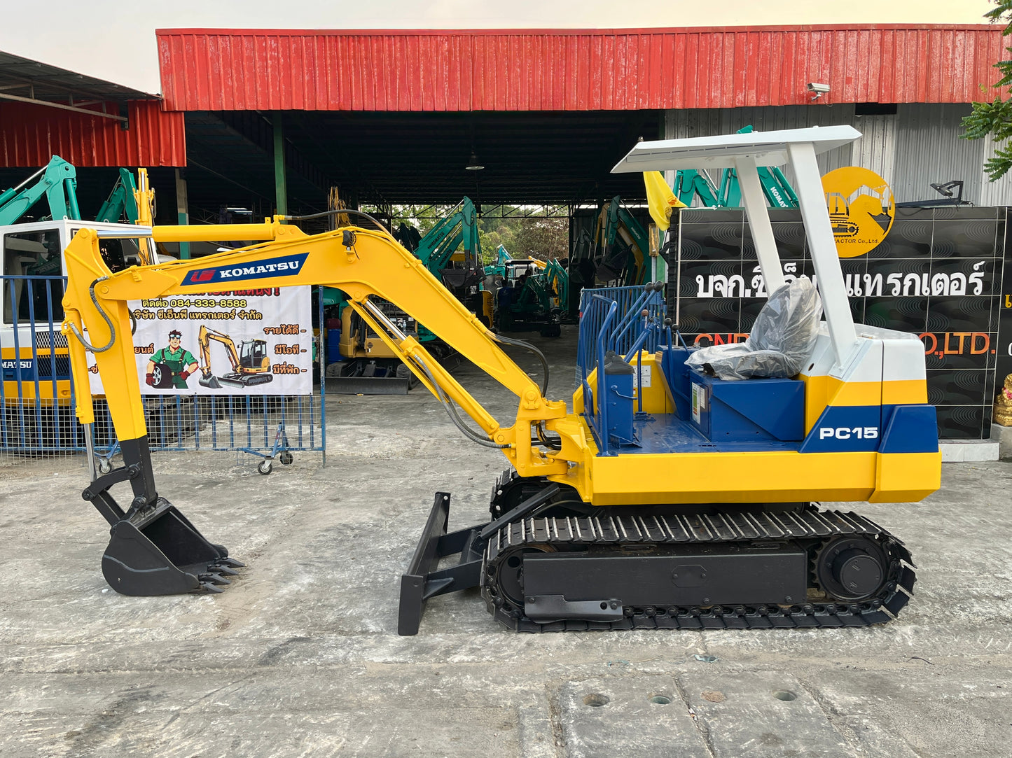 Komatsu PC15-2