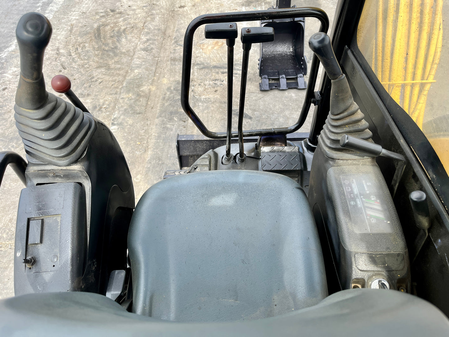 Komatsu PC28UU-3