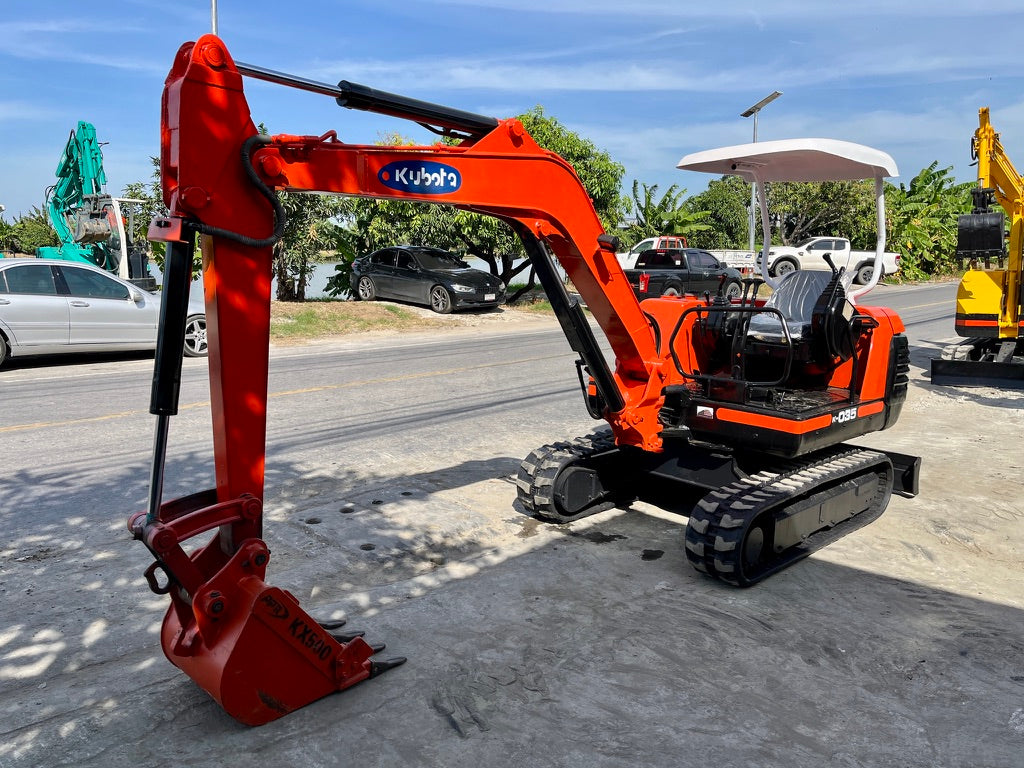 Kubota K-035