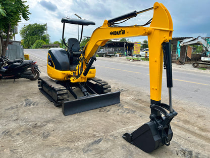 Komatsu PC35MR-1 มุมขวาหน้า
