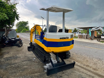 Komatsu PC10-6 หมายเลข 22301 มุมขวาด้านหลัง