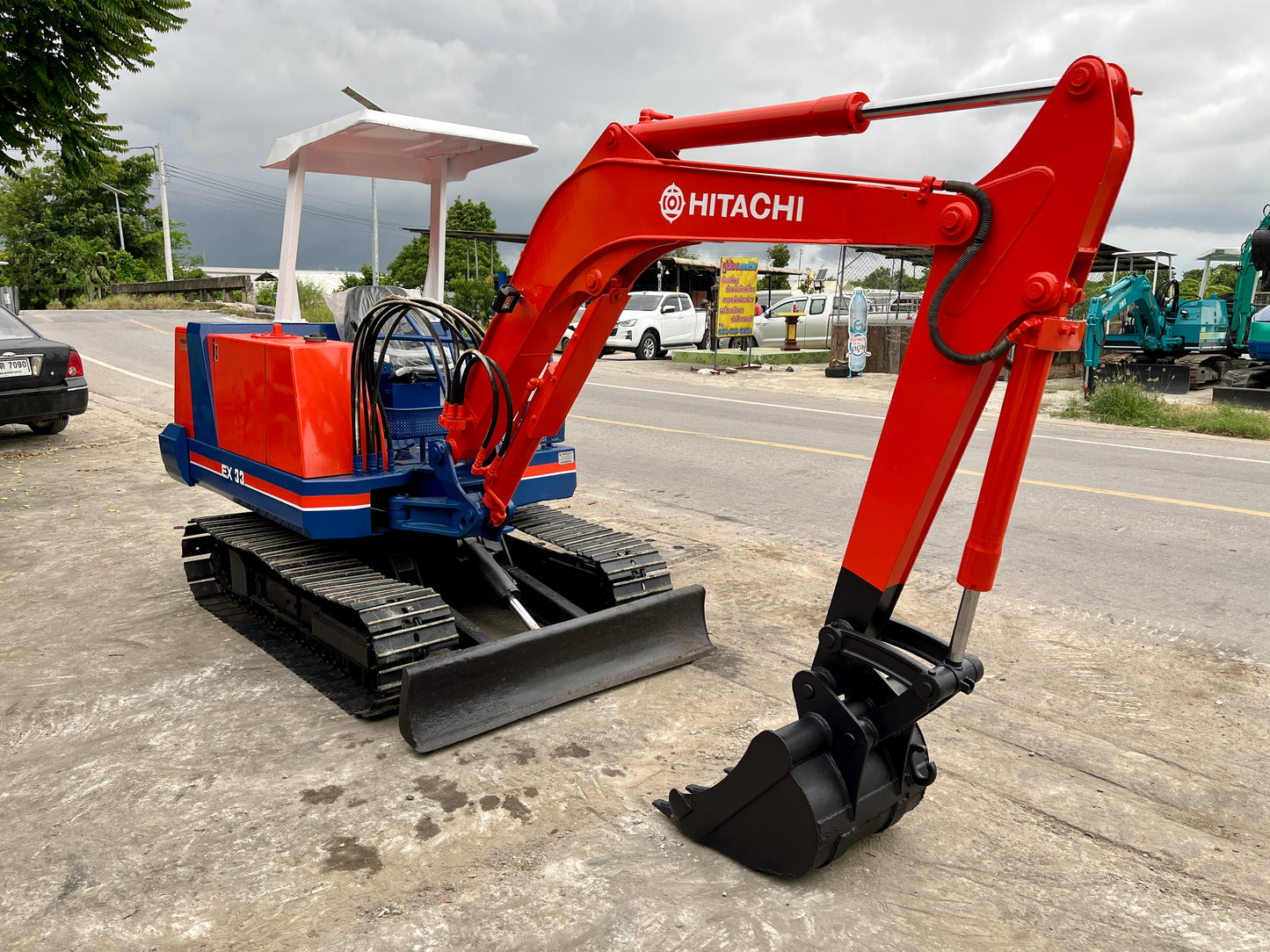 Hitachi EX33