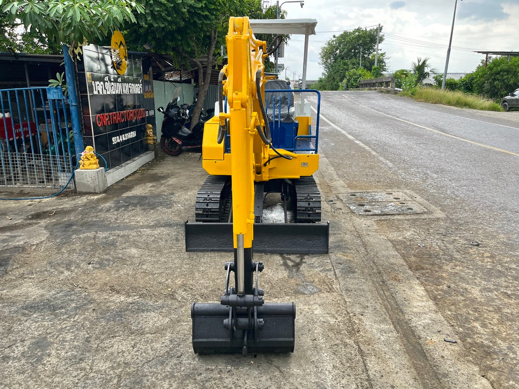 Komatsu PC10-6 หมายเลข 22301 ด้านหน้าตรง