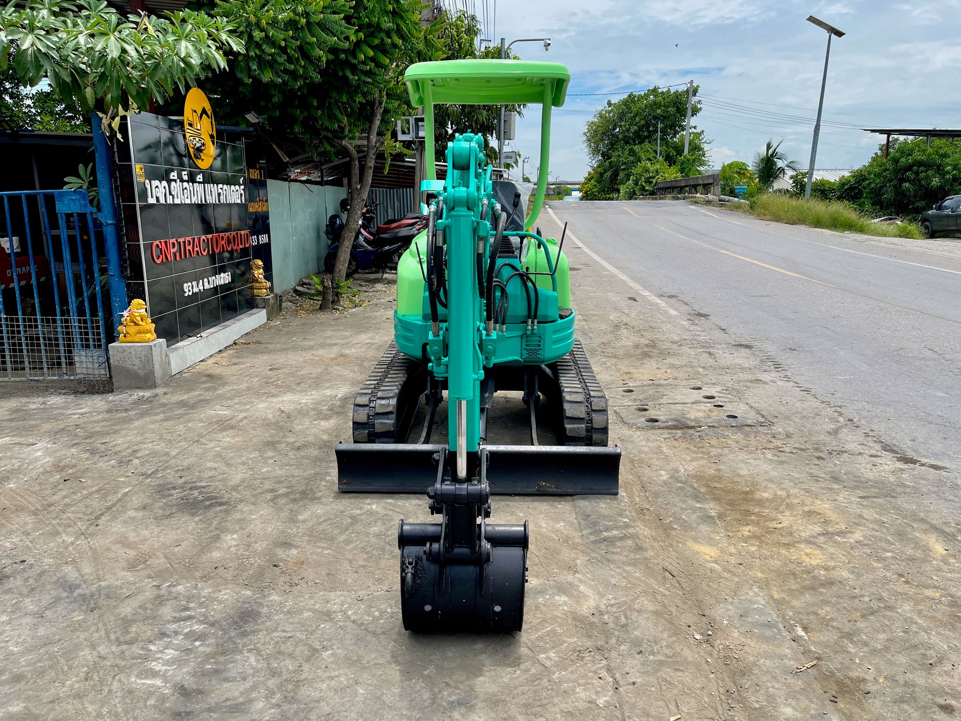 รถขุด Yanmar VIO20-2 ภาพด้านหน้า