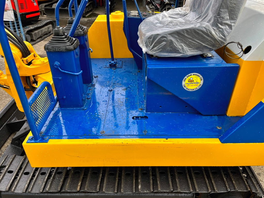Komatsu PC10-6 แท่นผู้ขับและเบาะหุ้มพลาสติก