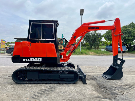 Kubota KH-040