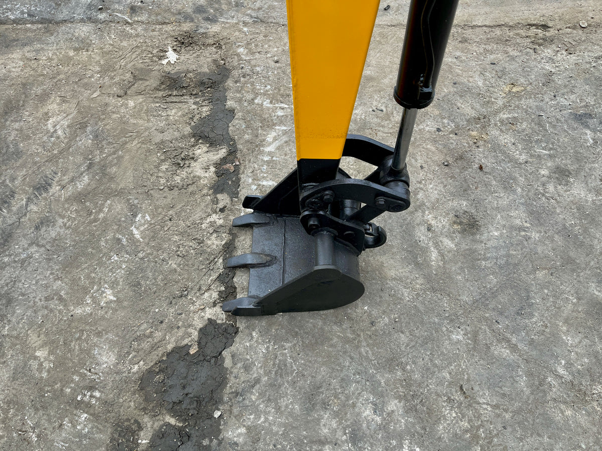 บุ้งกี๋และปลายอาร์มรถขุด Yanmar B07