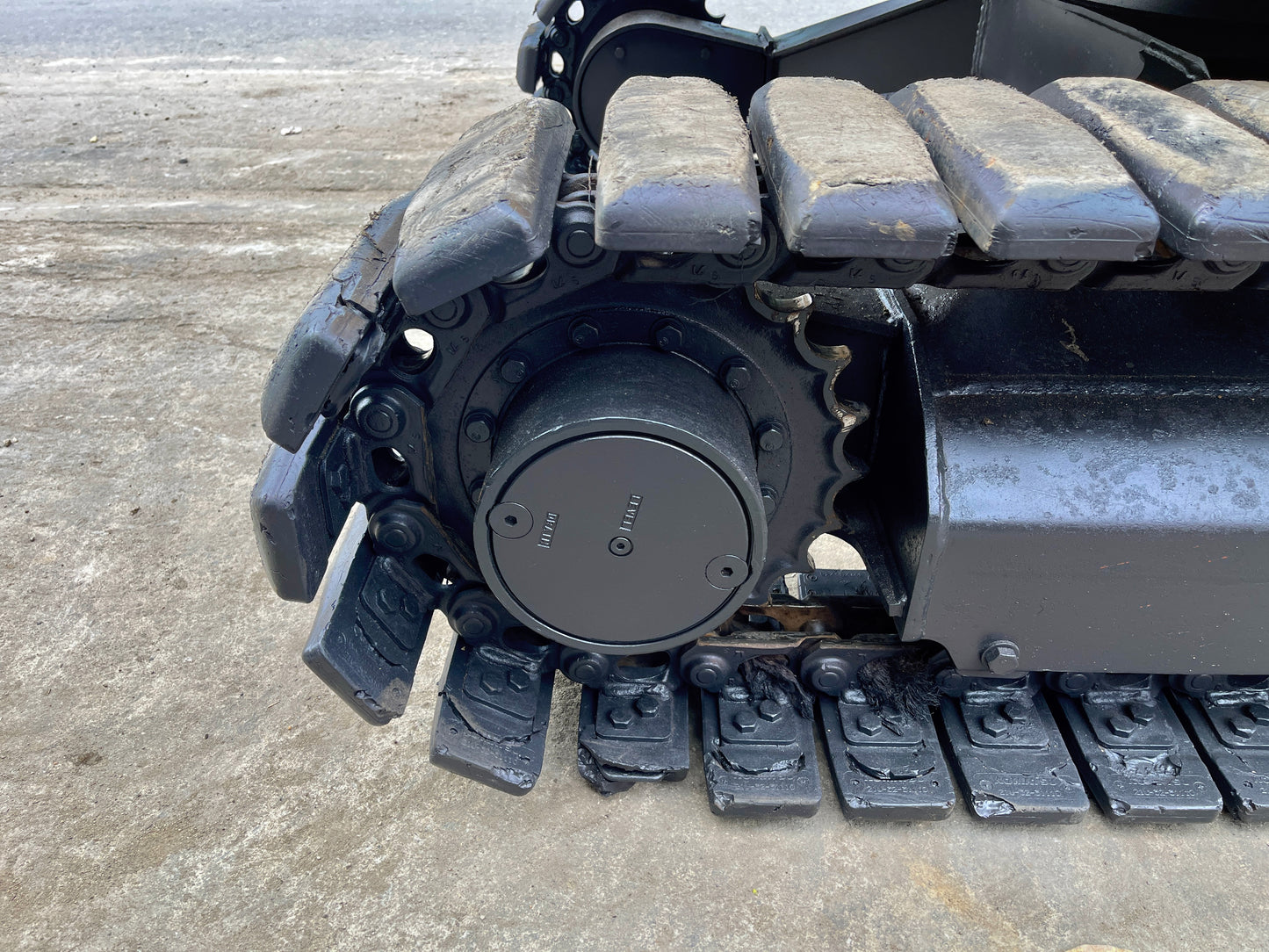 แทรคเหล็กเกี๊ยยางและชุดขับเคลื่อน Komatsu PC35MR-1