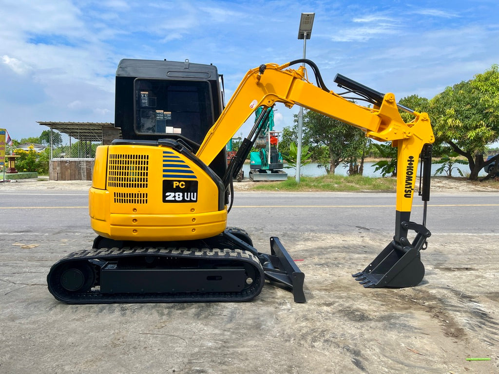 Komatsu PC28UU-2E