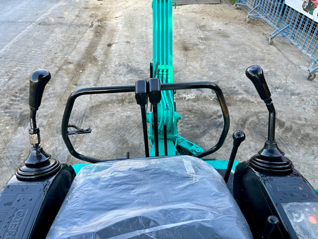 Kobelco SK015