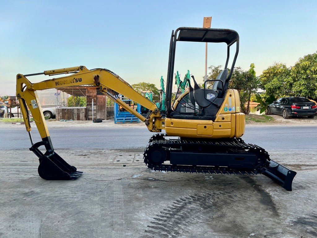 Komatsu PC30MR-1