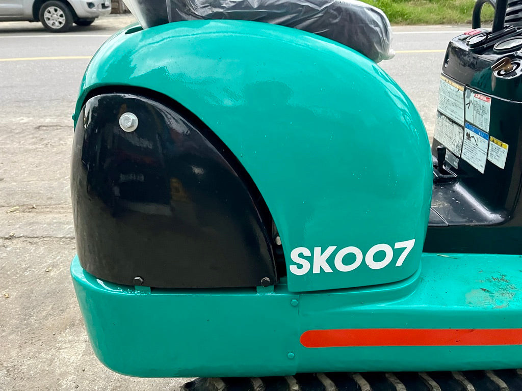 Kobelco SK007