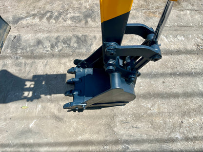 Komatsu PC28UU-2E
