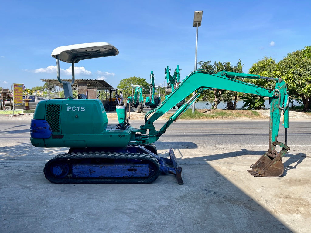 Komatsu PC15-3E