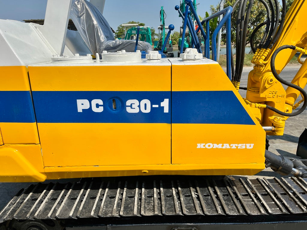 Komatsu PC30-1