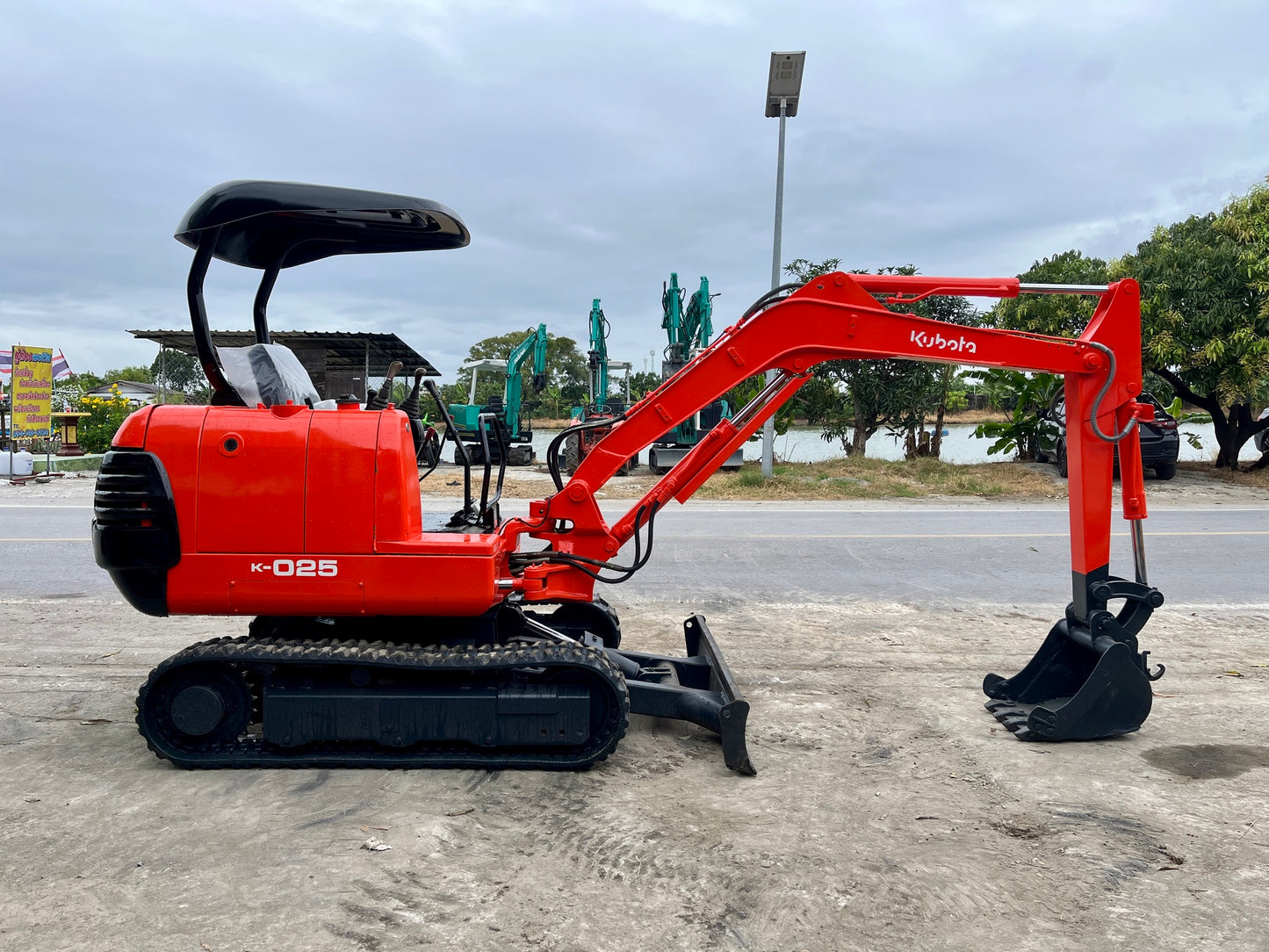 Kubota K-025