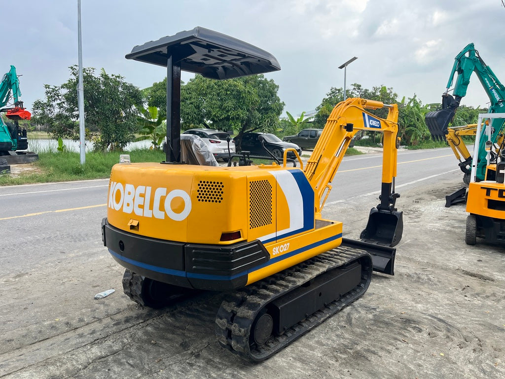 Kobelco SK027
