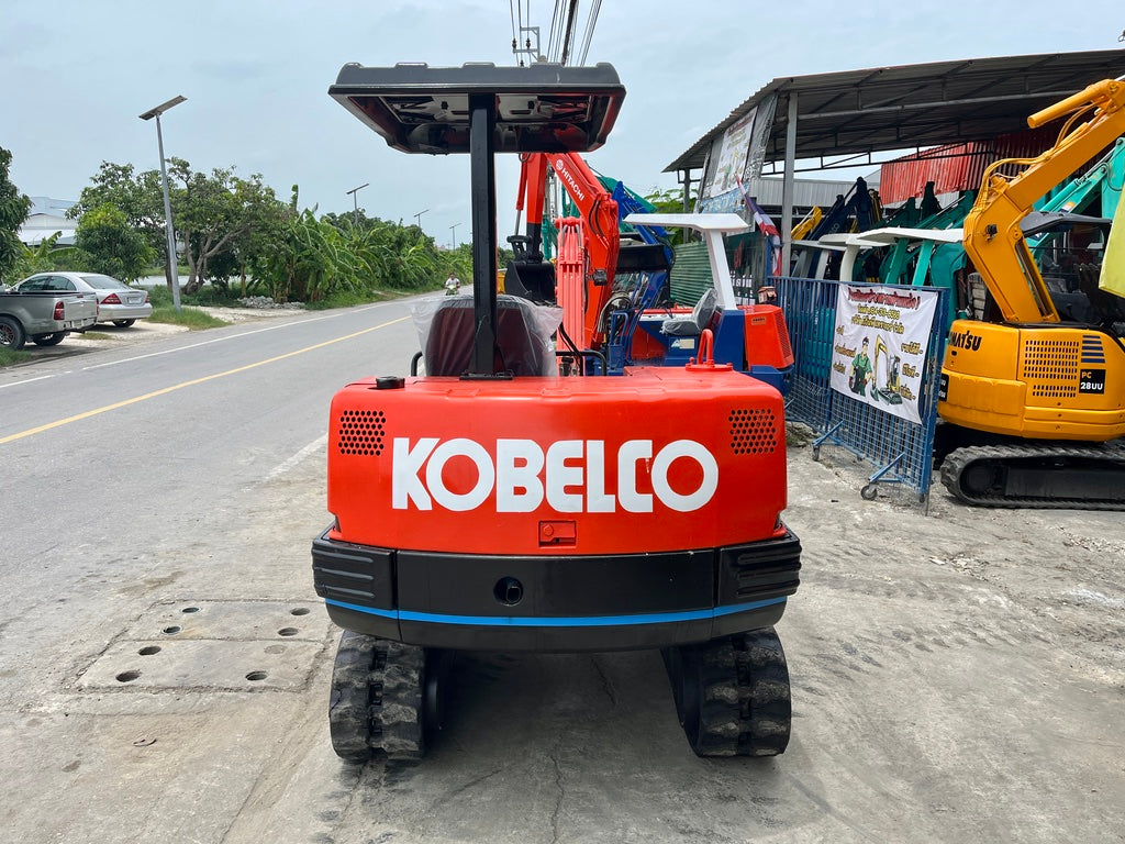 Kobelco SK027