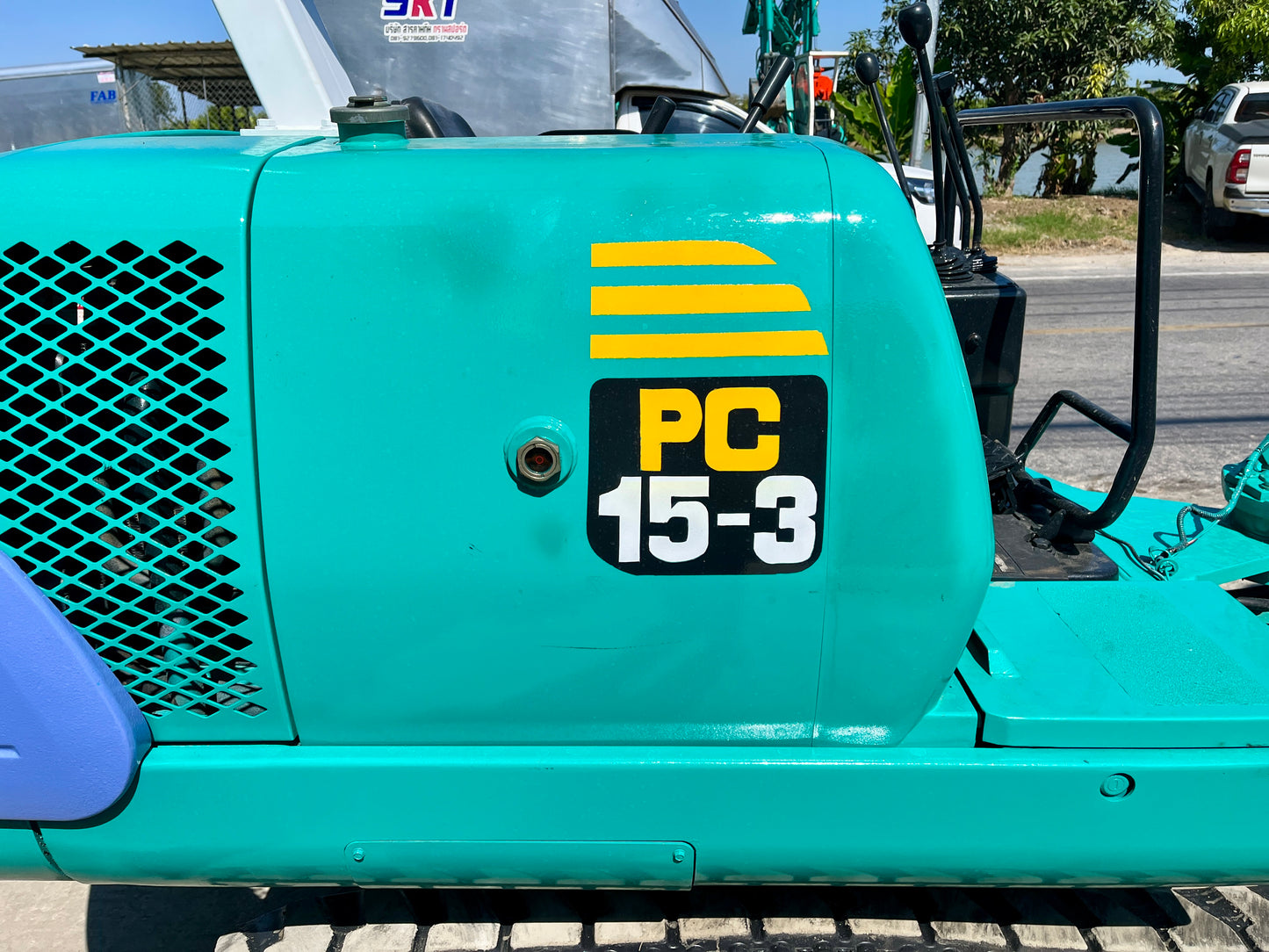 Komatsu PC15-3