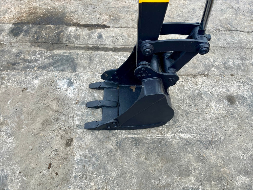 Kobelco SK027