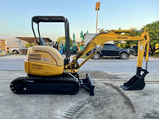 Komatsu PC30MR-1