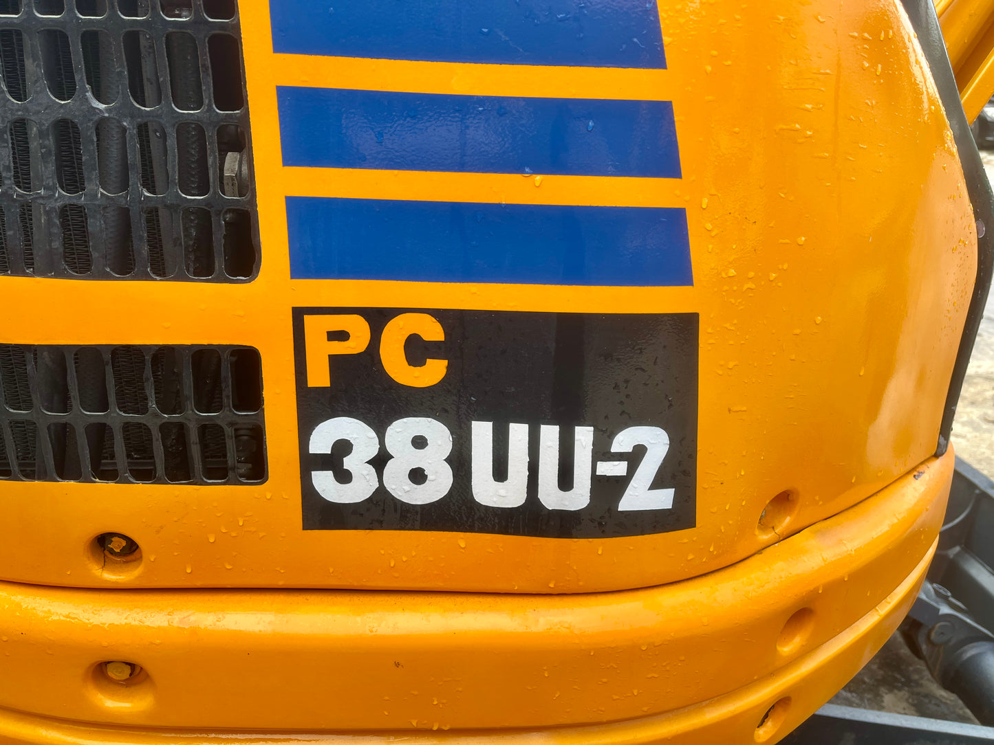 Komatsu PC38UU-2E