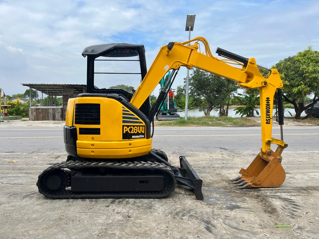 Komatsu PC28UU-2E