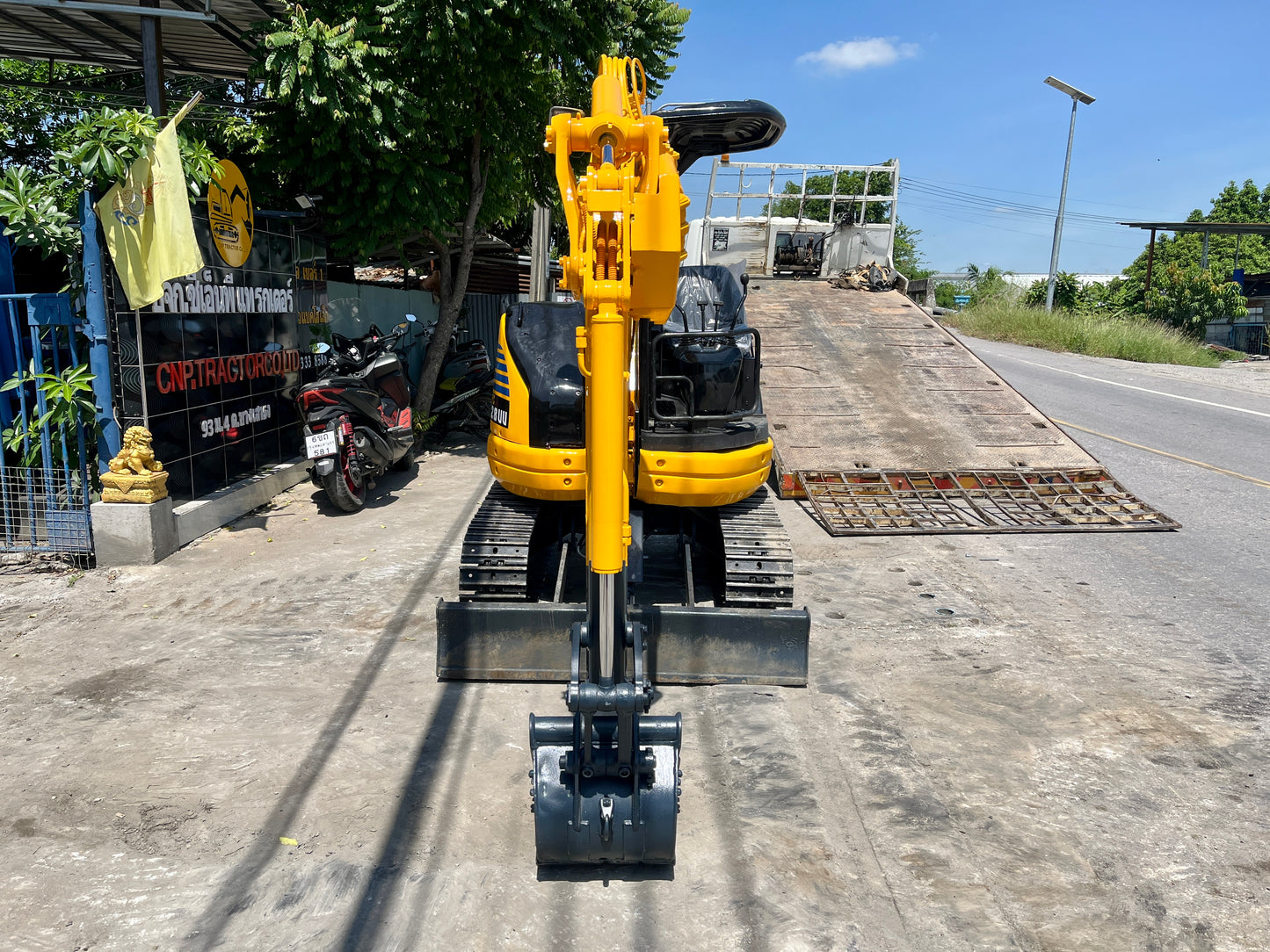 Komatsu PC28UU-2E