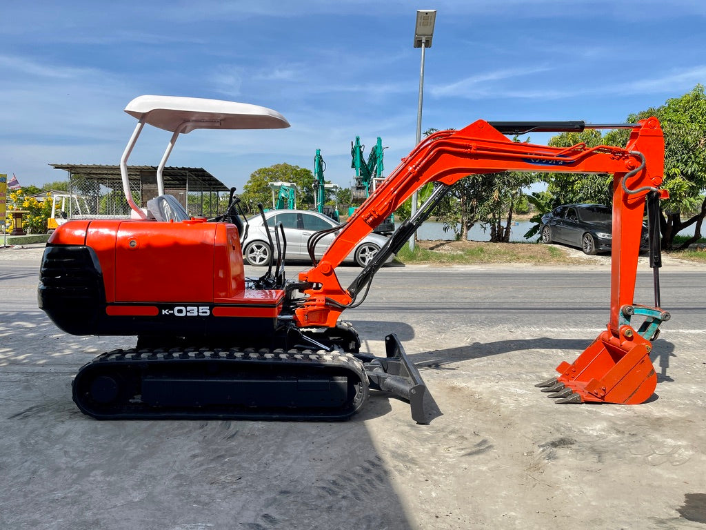 Kubota K-035