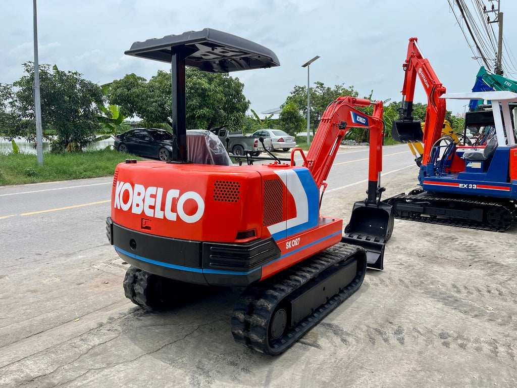 Kobelco SK027