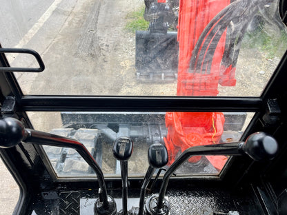 Kubota KH-040